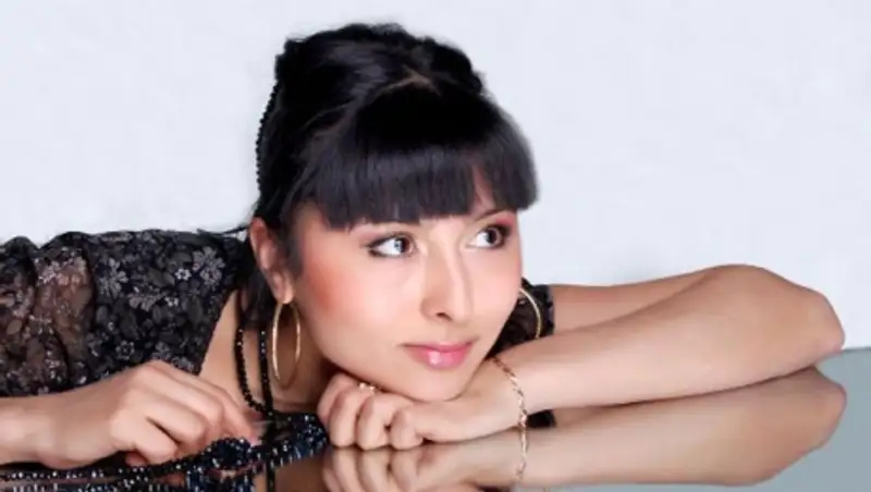 Казахстанская актриса Айнур Ильясова пока замуж не собирается