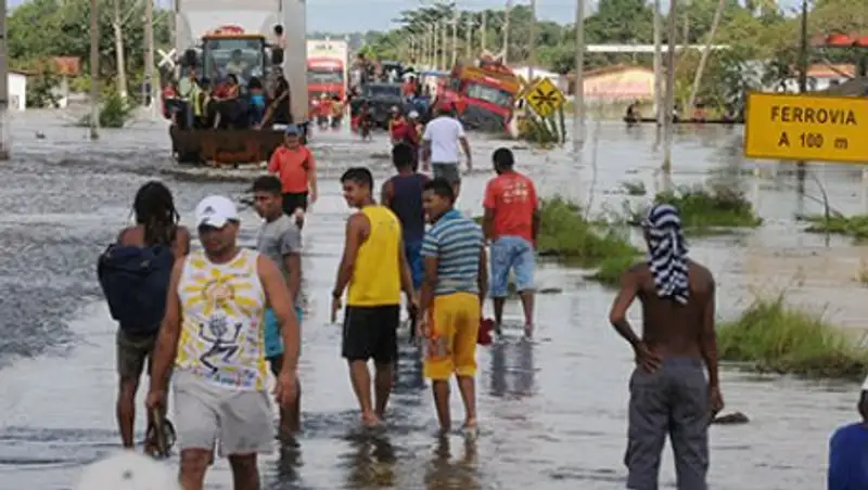 Этап эстафеты олимпийского огня в Бразилии отменен из-за наводнения