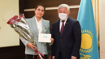 Поздравление 8 марта, фото - Новости Zakon.kz от 07.03.2022 18:50