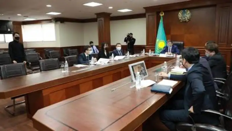 Махамбет Досмухамбетов провел онлайн-прием граждан