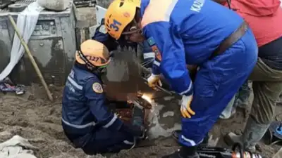 В Алматинской области строитель застрял в бетономешалке, фото - Новости Zakon.kz от 30.04.2023 11:01