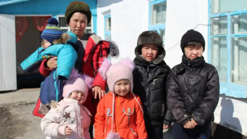 Бизнесмены Алматинской области дарят дома многодетным семьям