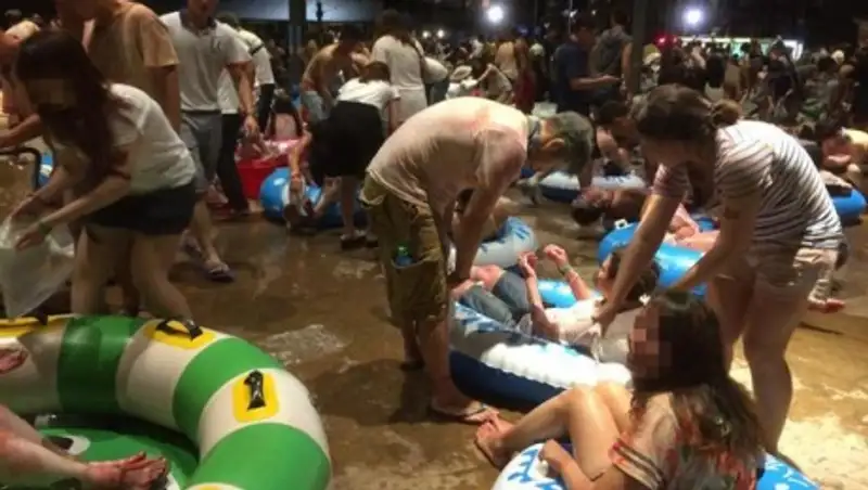 20-летняя девушка стала первой жертвой взрыва в аквапарке на Тайване