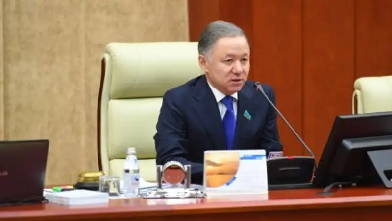 Нигматулин Султанову: Здесь "оттарабанить" - не пойдет