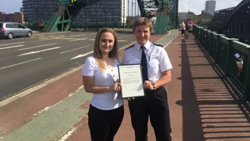 Записки на мосту самоубийц спасли шесть жизней