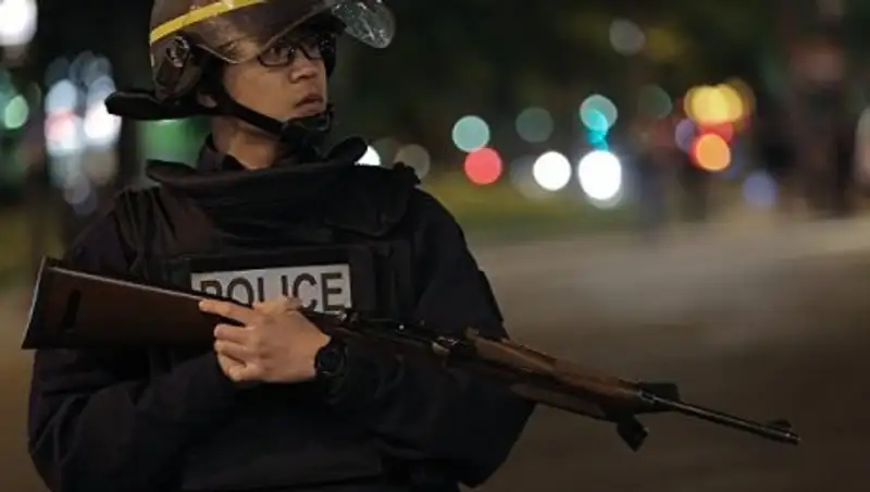 СМИ: погибший при атаке в Париже полицейский был в "Батаклане" в 2015 году