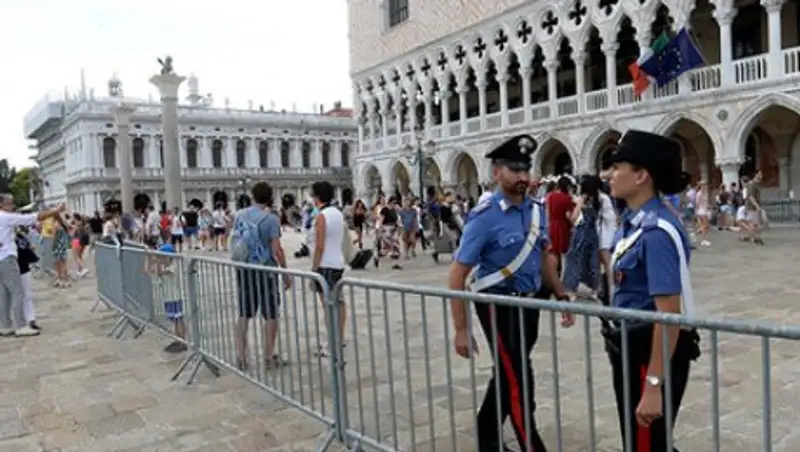 Для полуголых туристов в Венеции подняли штрафы