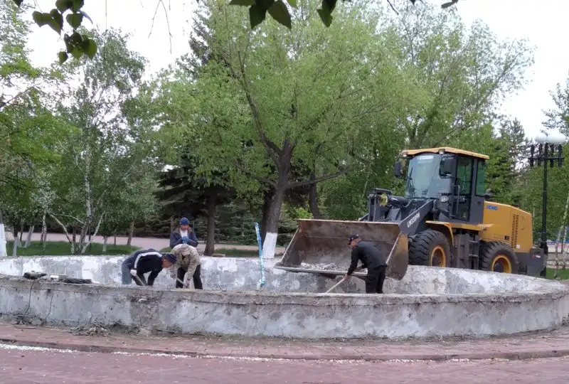 ремонт фонтана , фото - Новости Zakon.kz от 19.05.2023 11:24