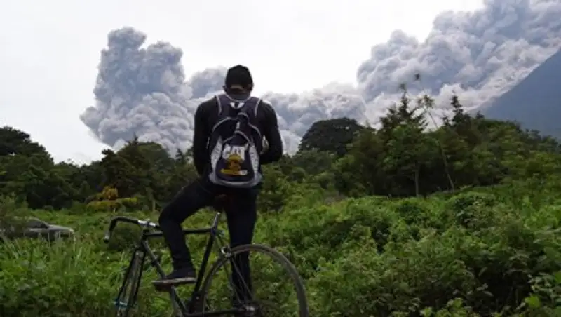 До 65 человек увеличилось количество погибших в Гватемале