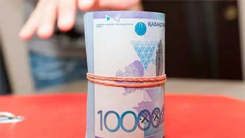 В Сатпаеве женщина предлагала следователю 50 тыс тг за то, чтобы он отпустил ее мужа