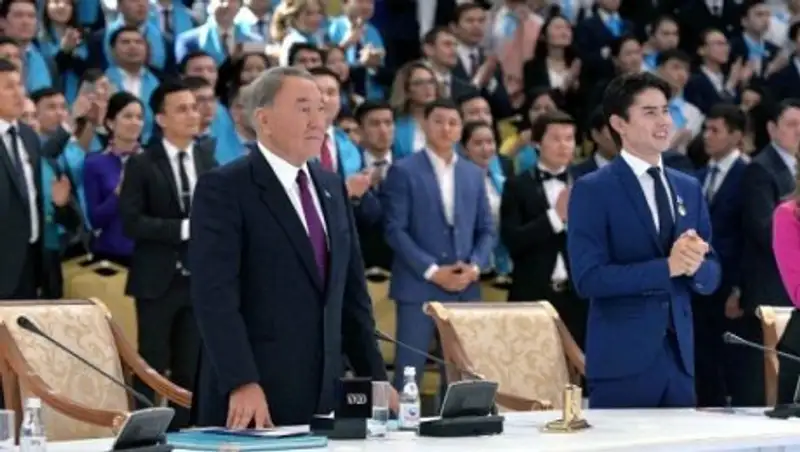 Президент Казахстана призвал развивать лёгкую промышленность в стране