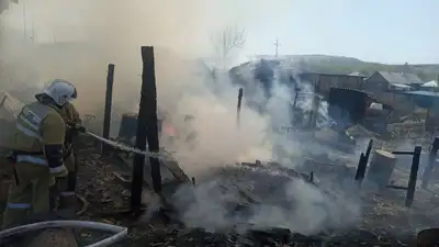 Дачный массив горел в Усть-Каменогорске, фото - Новости Zakon.kz от 08.05.2023 15:09