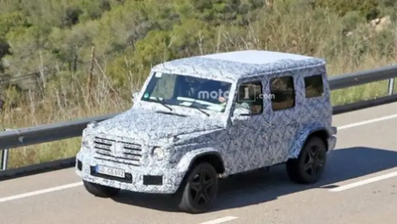 Mercedes-Benz G-класса вышел на тесты
