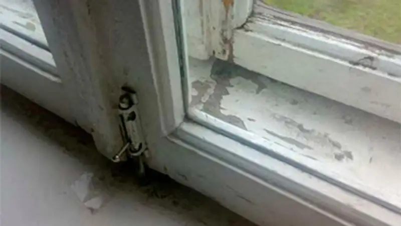 Первокурсника военного института в Актобе столкнули с 4-го этажа