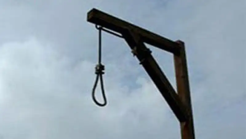 Снимки "прерванной казни" вызвали бурную реакцию в Иране