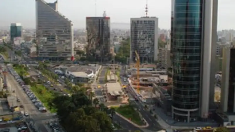 Ленин и Гитлер борются за пост мэра города в Перу