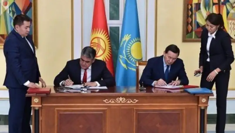 Казахстан и Кыргызстан подписали соглашение для борьбы с нелегальной миграцией