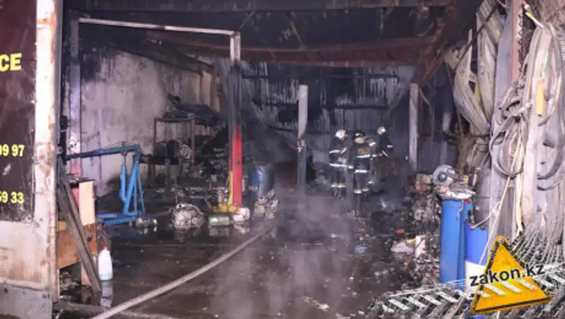 Взрыв и крупный пожар предотвратили в Алматы