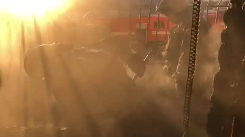 В Усть-Каменогорске 15 жителей многоэтажки эвакуировали из-за пожара