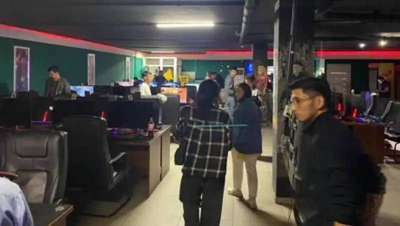 Предлагают кальян, игнорируют запреты: еще 4 столичных заведения нарушили режим карантина