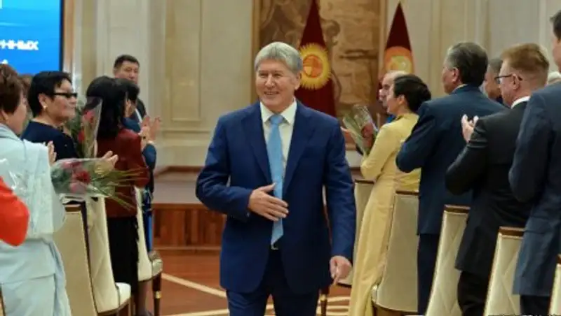 Атамбаева выдвинут в лидеры правящей партии Кыргызстана