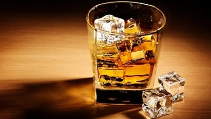 Казахстанцы станут меньше пить спиртного в 2015 году