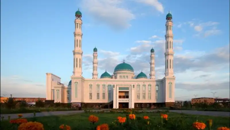 Мусульмане Казахстана празднуют Курбан айт