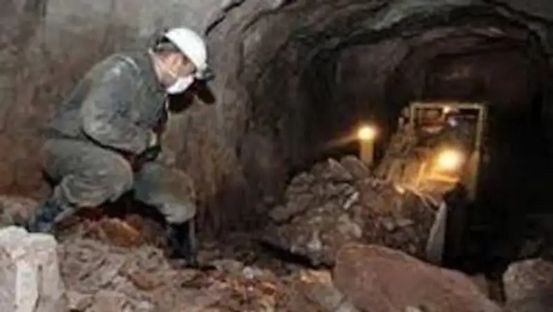 Турецкие спасатели обнаружили еще восемь тел горняков в аварийной шахте