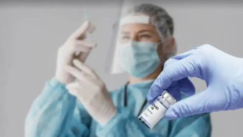 Более миллиона доз вакцины "Спутник V" планируют выпустить в Караганде до конца мая