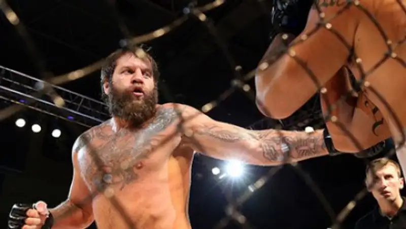 Емельяненко нокаутировал поляка Байора за три минуты