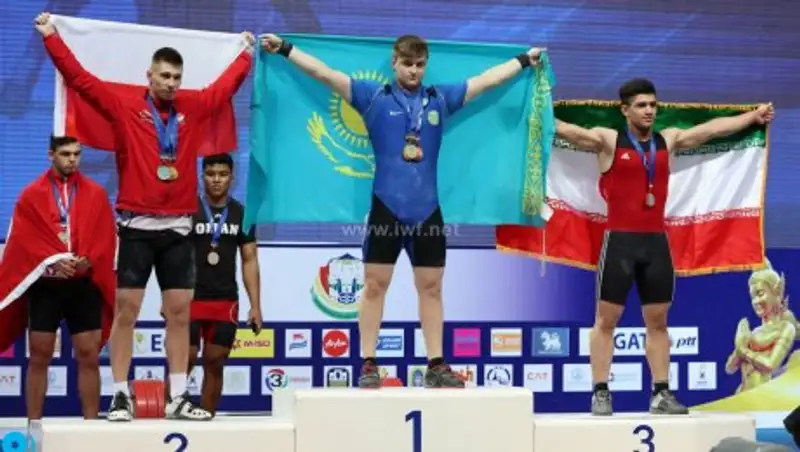 Пять медалей за два дня завоевали казахстанские тяжелоатлеты на юношеском чемпионате мира