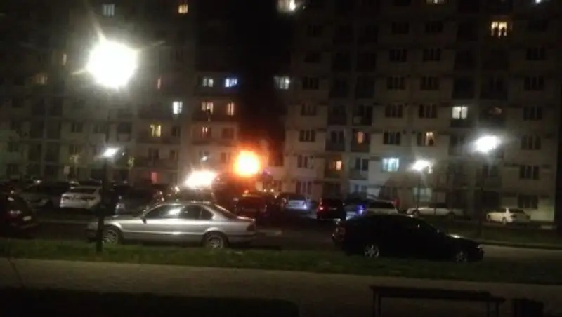 Детей эвакуировали из горящей многоэтажки в Алматы