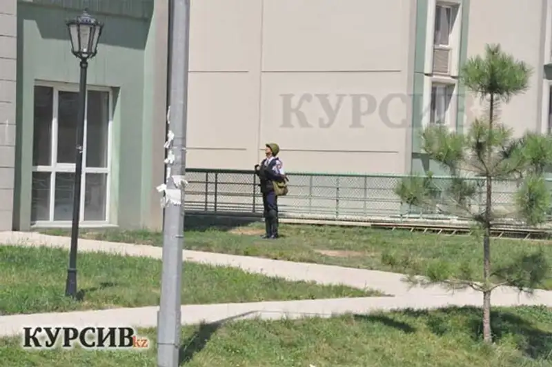 Спецоперация по задержанию убийц полицейского в Алматы завершена (фото), фото - Новости Zakon.kz от 30.07.2012 22:09