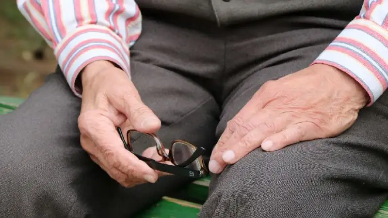 Популярный миф о долголетии развеял врач