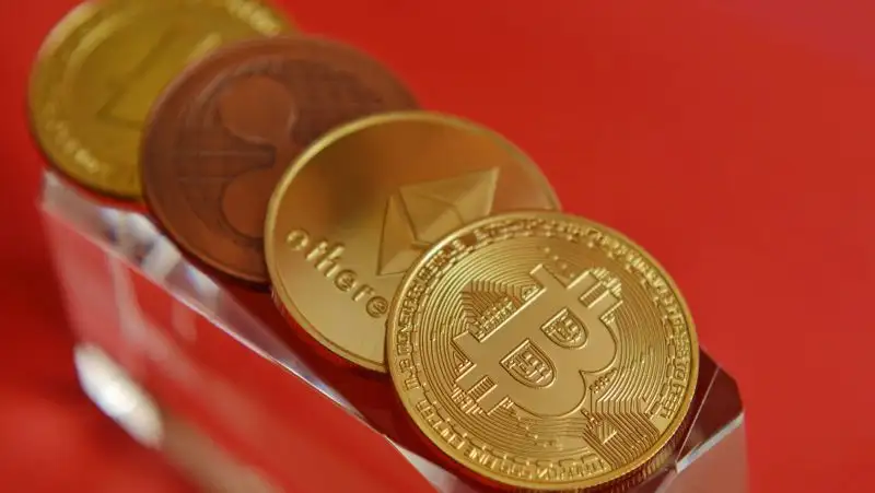 Мировой рынок криптовалют потерял $130 млрд за сутки