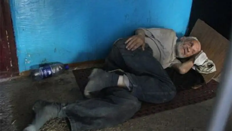 В Уральске приёмная дочь выгнала пожилого мужчину на улицу