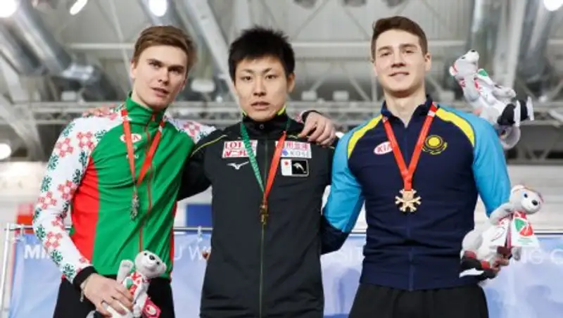 Казахстанские конькобежцы завоевали еще две медали на чемпионате мира