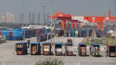 Китай Сиань сухой порт грузовики, фото - Новости Zakon.kz от 07.09.2023 11:38