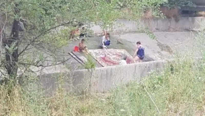 Стирка ковров в БАКе: алматинцы экономят на химчистке