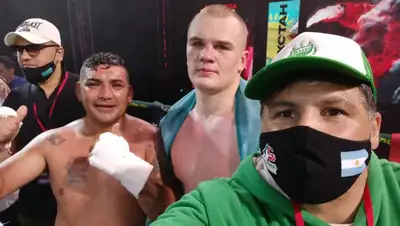 Казахстанский и аргентинский боксеры в Москве, фото - Новости Zakon.kz от 25.12.2021 06:34