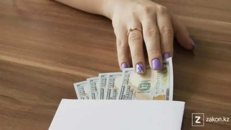 Судью осудили на 9 лет за получение взятки