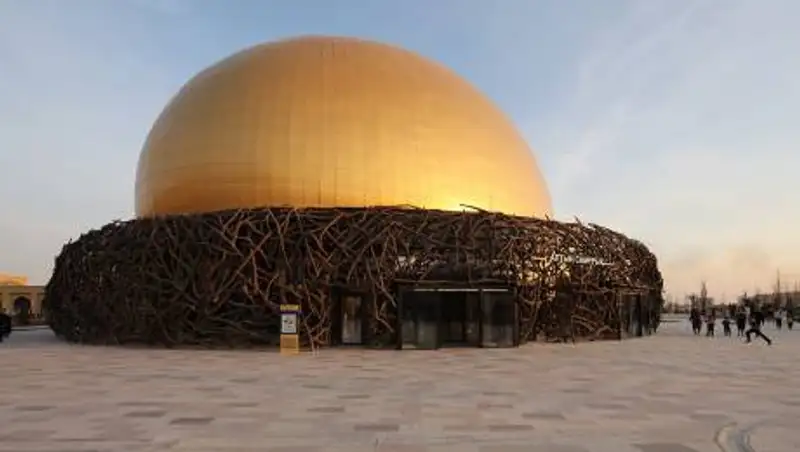 Поврежденное здание в туркомплексе Туркестана не представляет опасности