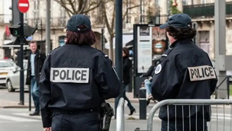 В Париже неизвестные ограбили ювелирный магазин на 800-900 тысяч евро