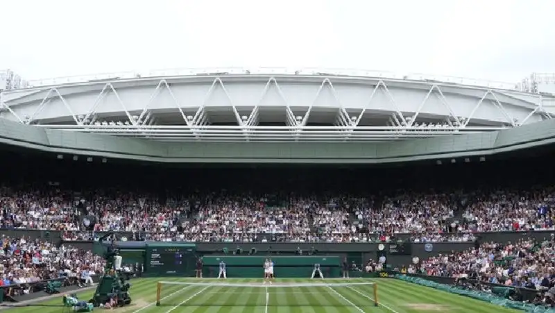 Теннисный мир осудил англичан за недопуск россиян и белорусов к  Уимблдону
