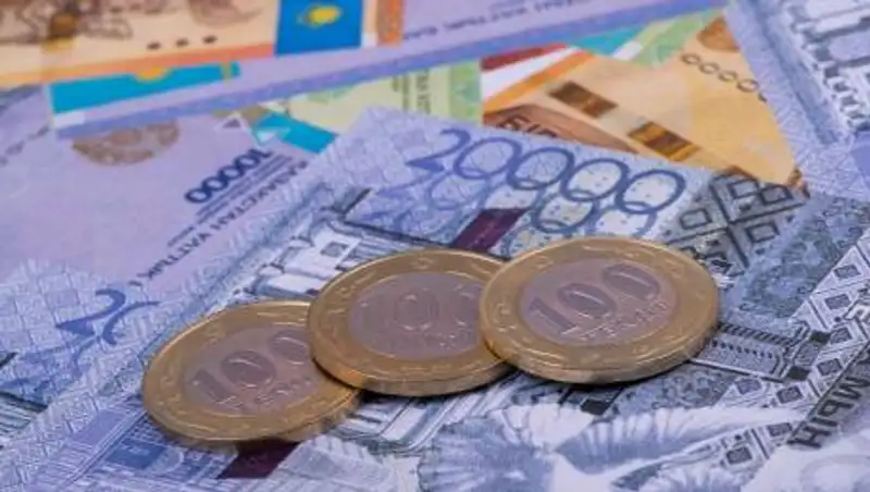 Какие налоги и платежи нужно уплатить до 25 августа