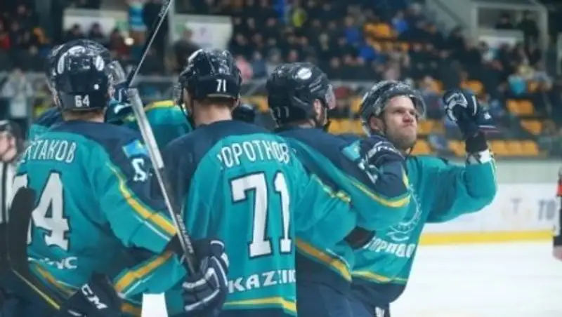 "Торпедо" разгромило "Ценг Тоу" в матче ВХЛ