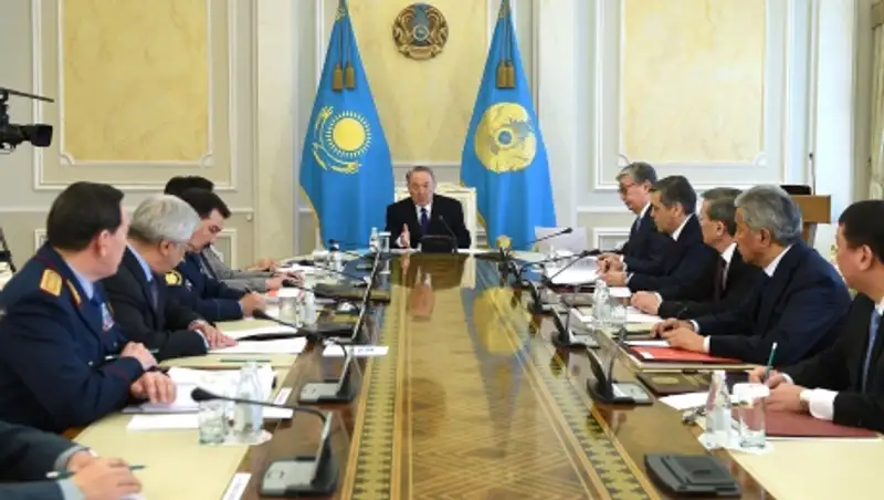 Назарбаев: государство будет строго выполнять принятые соцобязательства в период кризиса