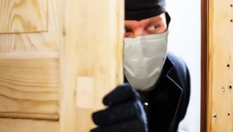 Полицейские задержали подозреваемых в разбойном нападении на сауну