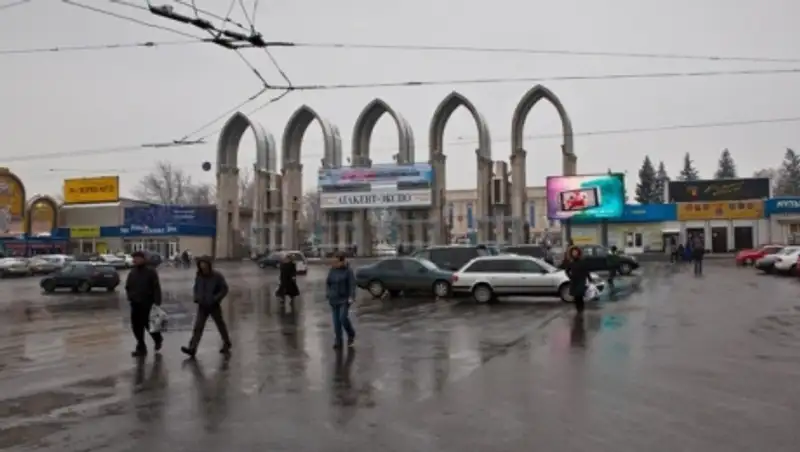 Алматыда&#1171;ы «Атакент» паркіні&#1187; алдында&#1171;ы автот&#1201;ра&#1179; жойылады   