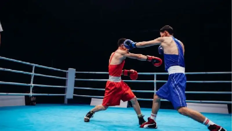 Вечер бокса в Нур-Султане продолжился победами казахстанцев